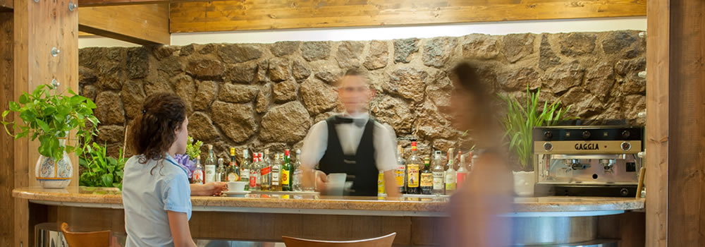 estancia en hotel de tres estrellas con bar roma roma