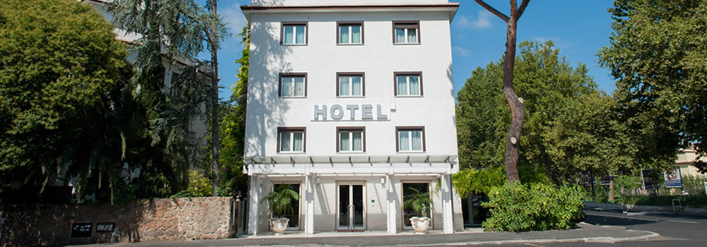 hotel in Rome with partner garage